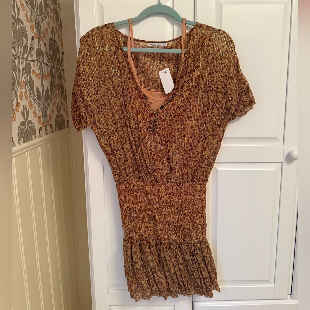 Gold mini dress size 38 never worn